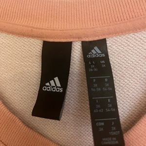 Oversized peach, Adidas sweatshirt